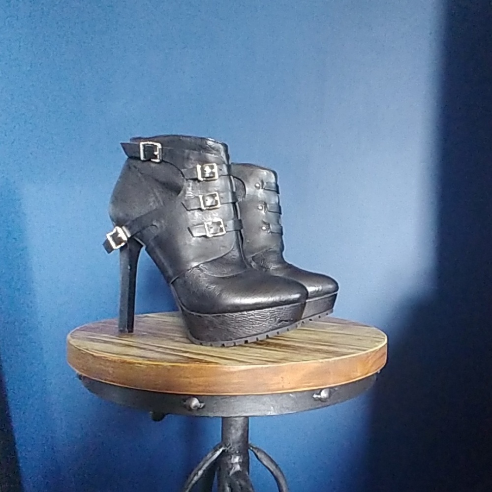 Bcbg boots